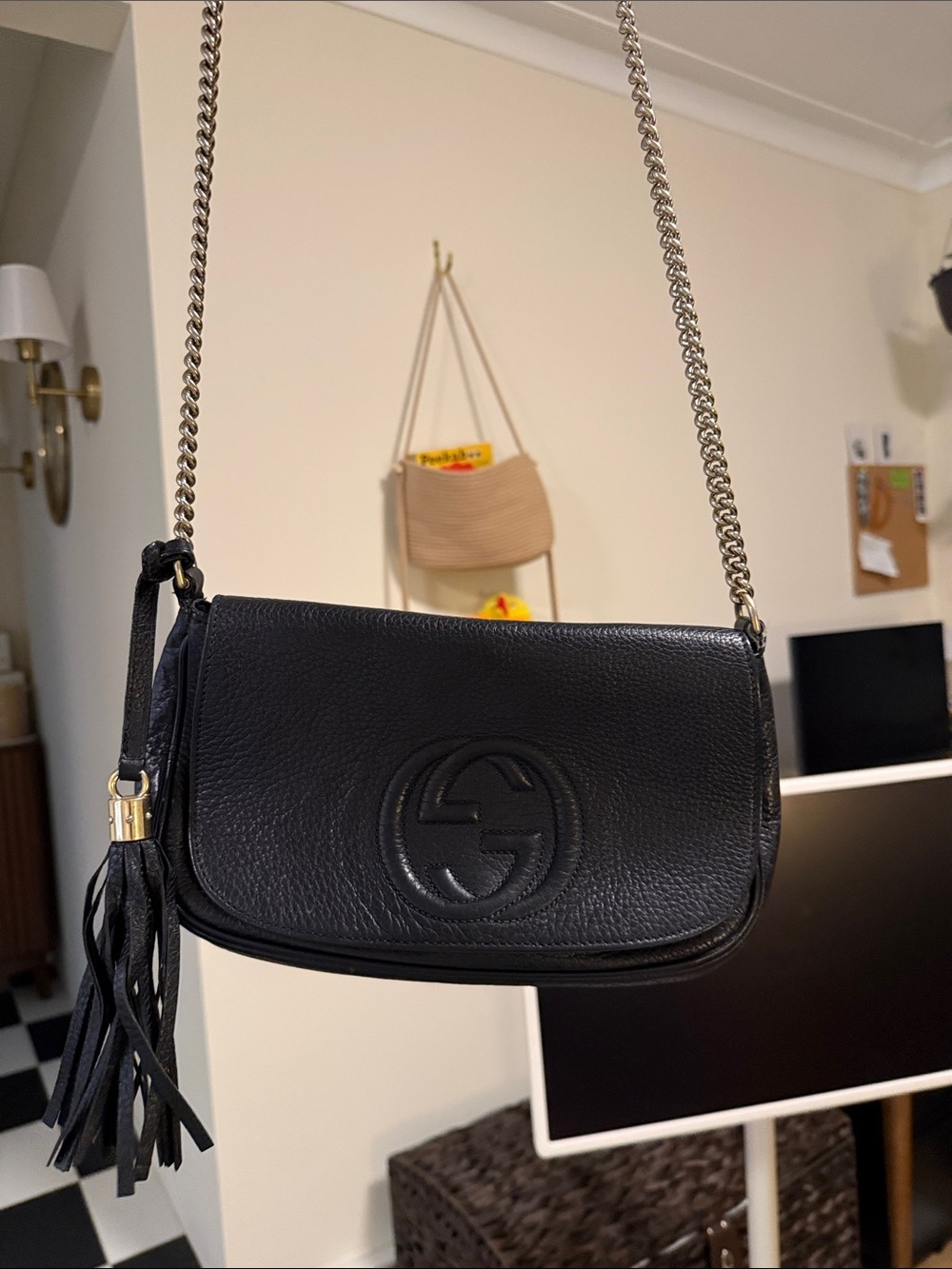 Gucci Black Leather Shoulder Bag with Tassel and Chain Strap - Picture 1 of 8